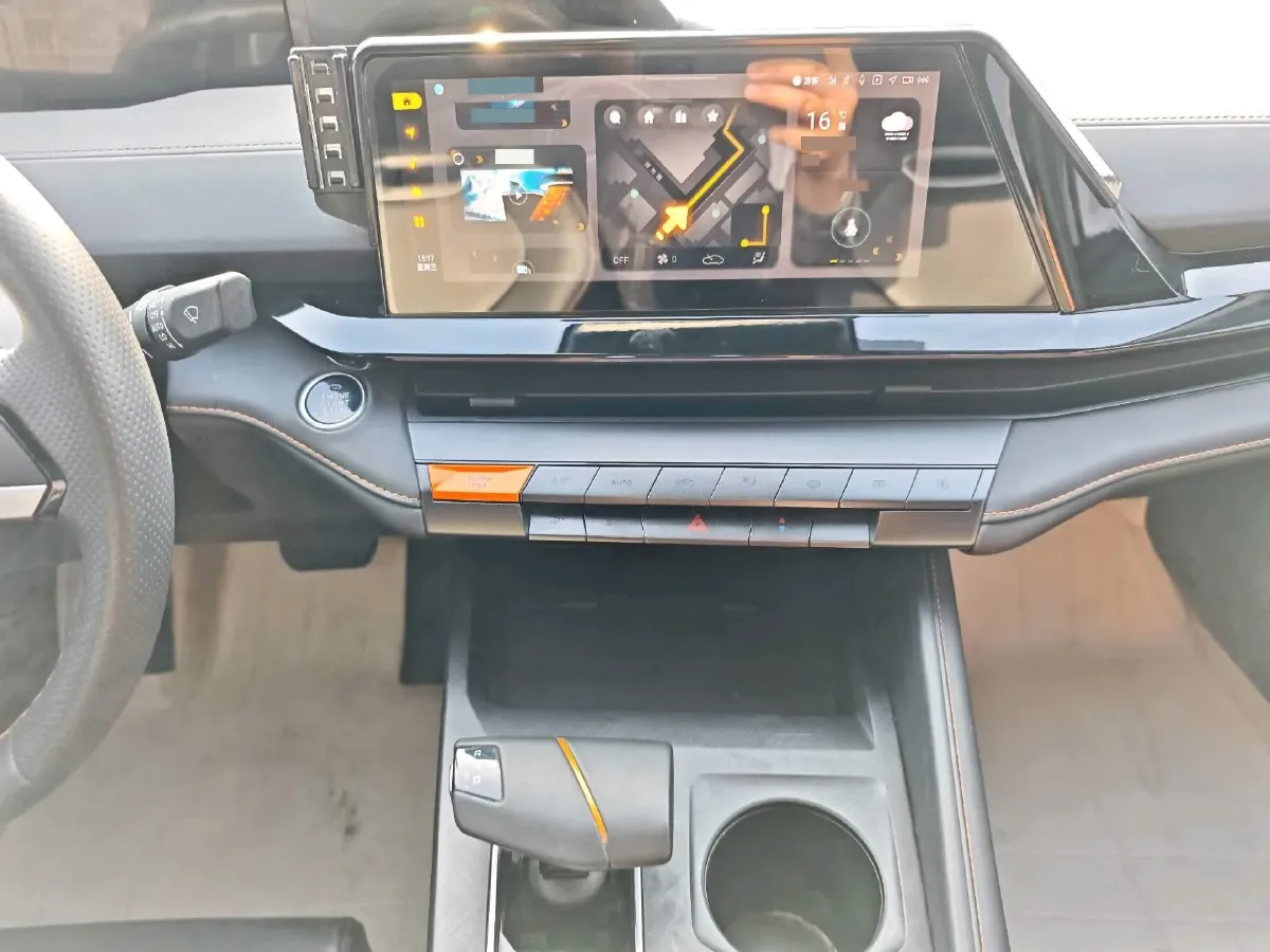 2023 ChangAn UNI-V 1.5T 188HP L4 7DCT,autocango,china used car exporter,china ev exporter,chinese used car exporter,chinese used ev exporter