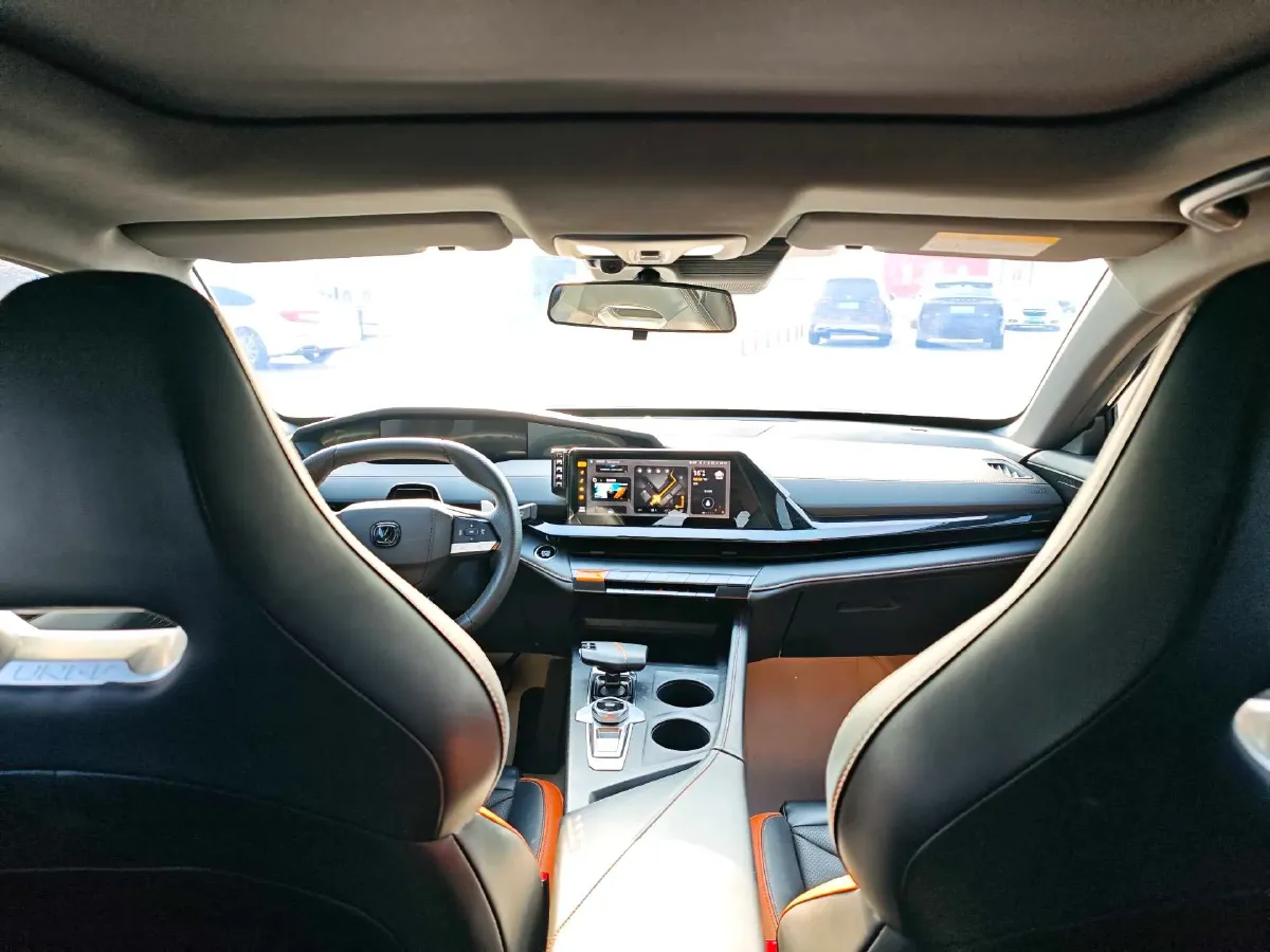 2023 ChangAn UNI-V 1.5T 188HP L4 7DCT,autocango,china used car exporter,china ev exporter,chinese used car exporter,chinese used ev exporter