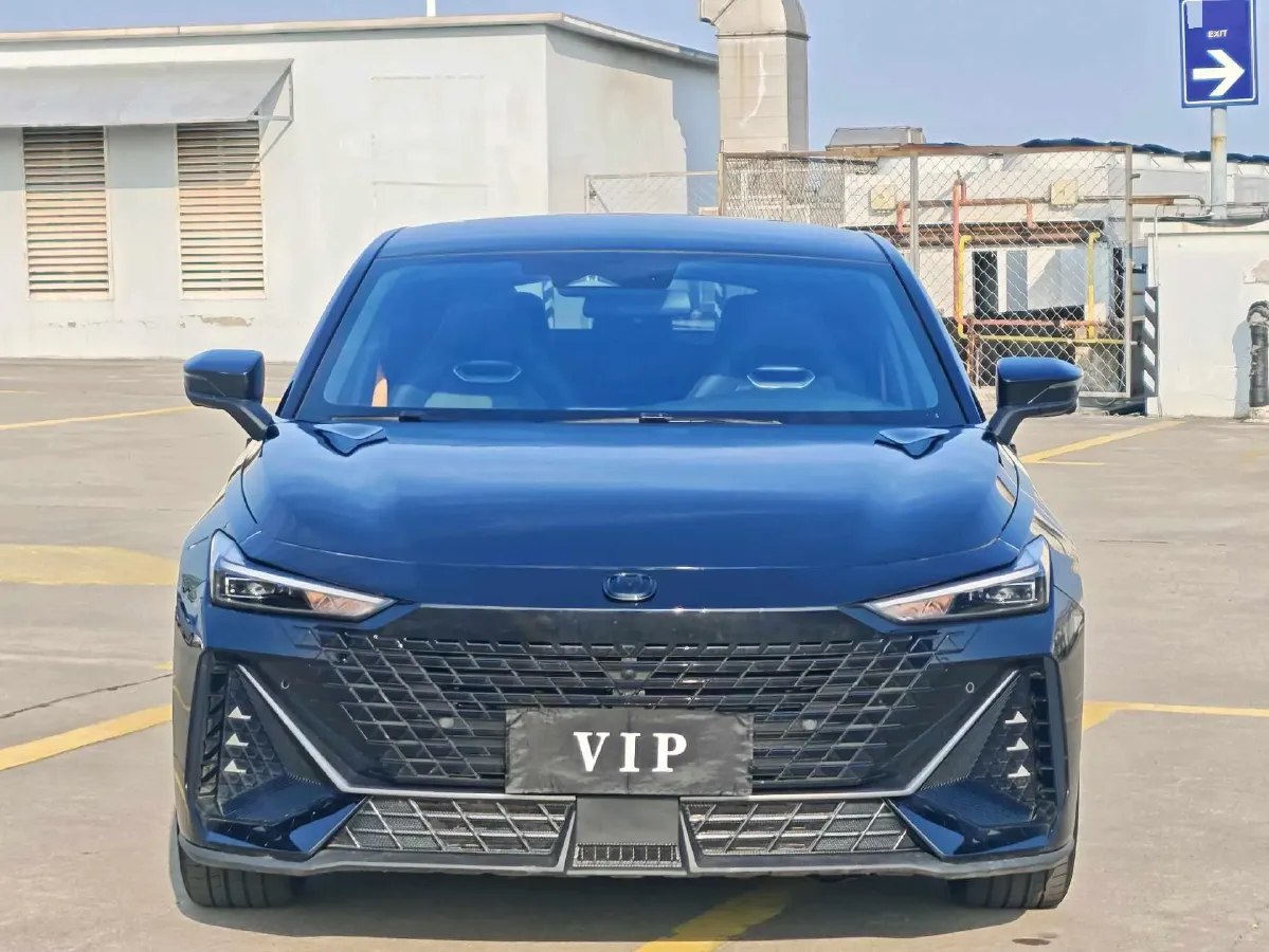 2023 ChangAn UNI-V 1.5T 188HP L4 7DCT,autocango,china used car exporter,china ev exporter,chinese used car exporter,chinese used ev exporter