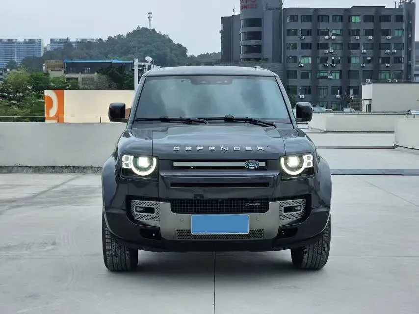 2023 Land Rover Defender 3.0T 400HP L6 8AT,autocango,china used car exporter,china ev exporter,chinese used car exporter,chinese used ev exporter