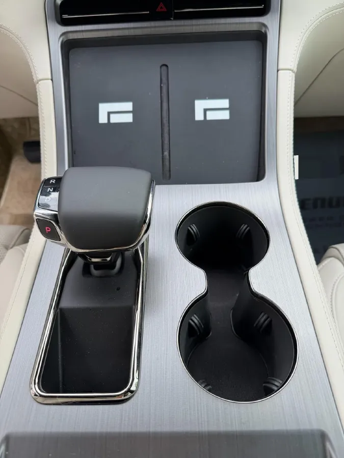 2024 ROXROX 01 1.5T 152HP L4 REEV 44.5KWH,autocango,china used car exporter,china ev exporter,chinese used car exporter,chinese used ev exporter