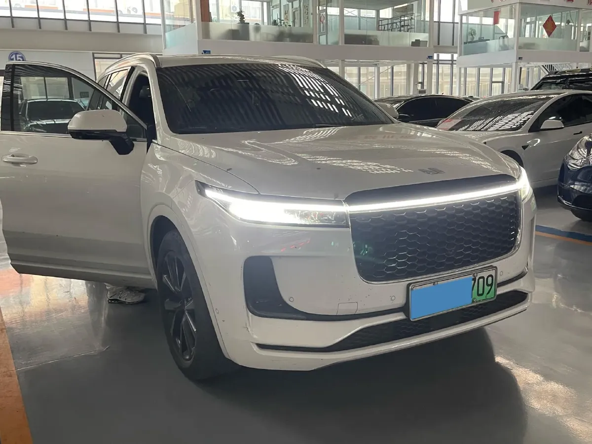 2021 Li ONE Range Extended 131HP REEV 40.5KWH,autocango,china used car exporter,china ev exporter,chinese used car exporter,chinese used ev exporter