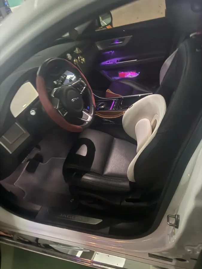 2020 Jaguar XFL 2.0T 200HP L4 8AT,autocango,china used car exporter,china ev exporter,chinese used car exporter,chinese used ev exporter