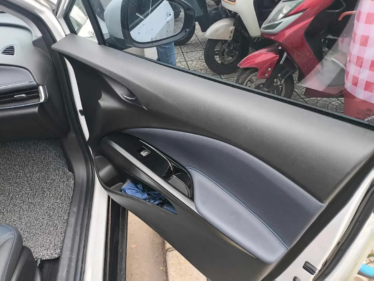 2024 Buick Velite 6 BEV 50.3KWH,autocango,china used car exporter,china ev exporter,chinese used car exporter,chinese used ev exporter