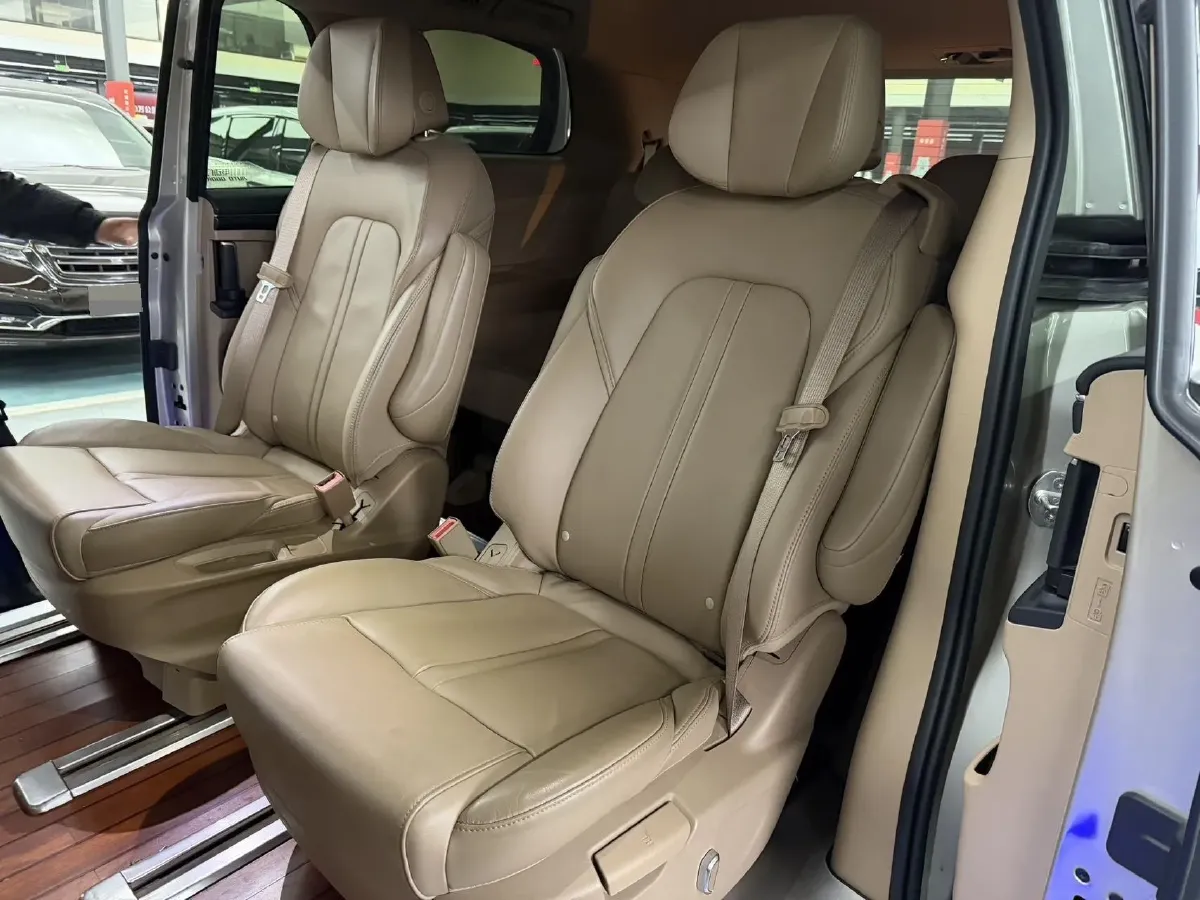 2021 Buick GL8 2.0T 237HP L4 9AT,autocango,china used car exporter,china ev exporter,chinese used car exporter,chinese used ev exporter