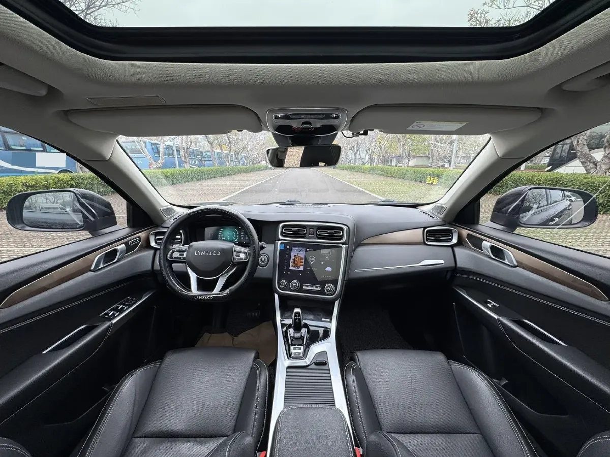 2019 Beijing BJ40 2.0T 218HP L4 6AT,autocango,china used car exporter,china ev exporter,chinese used car exporter,chinese used ev exporter