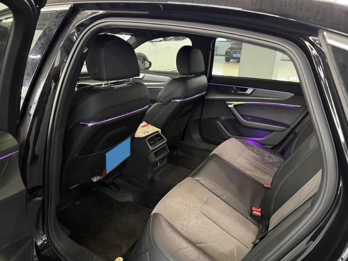 2022 Audi A6L 2.0T 190HP L4 7DCT,autocango,china used car exporter,china ev exporter,chinese used car exporter,chinese used ev exporter