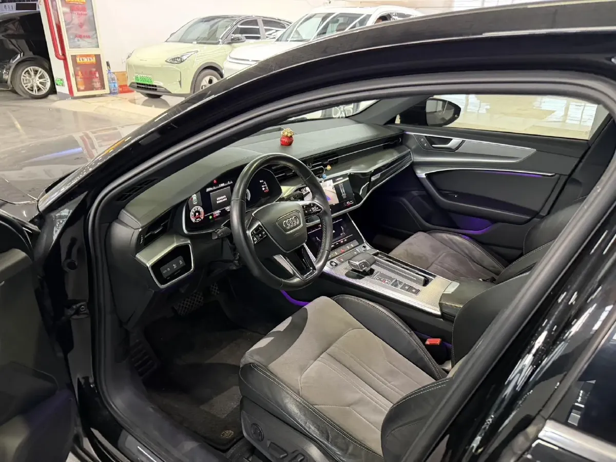 2022 Audi A6L 2.0T 190HP L4 7DCT,autocango,china used car exporter,china ev exporter,chinese used car exporter,chinese used ev exporter