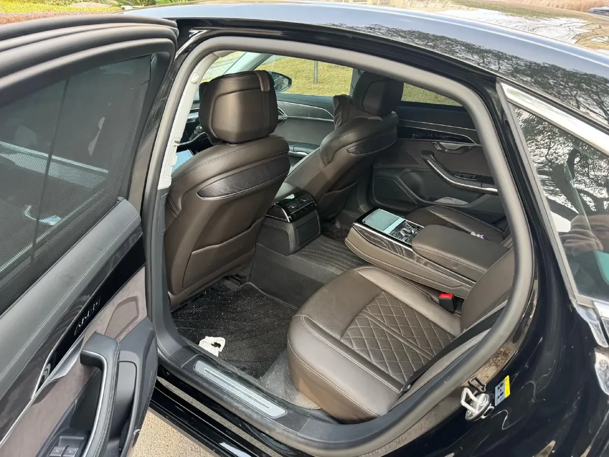 2024 Audi A8 3.0T 286HP V6 8AT,autocango,china used car exporter,china ev exporter,chinese used car exporter,chinese used ev exporter