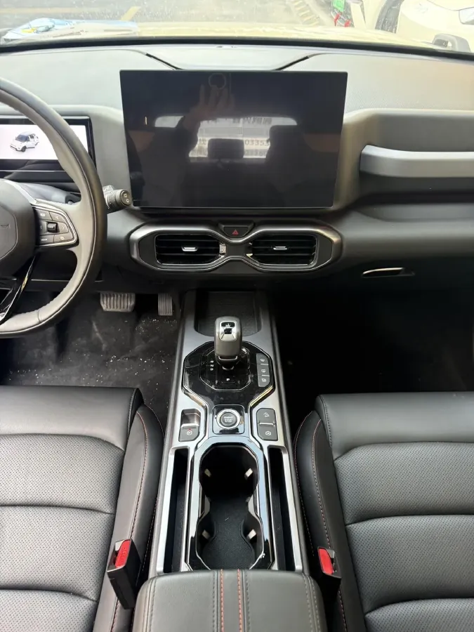 2025 Geely Cowboy 1.5T 181HP L4 7DCT,autocango,china used car exporter,china ev exporter,chinese used car exporter,chinese used ev exporter