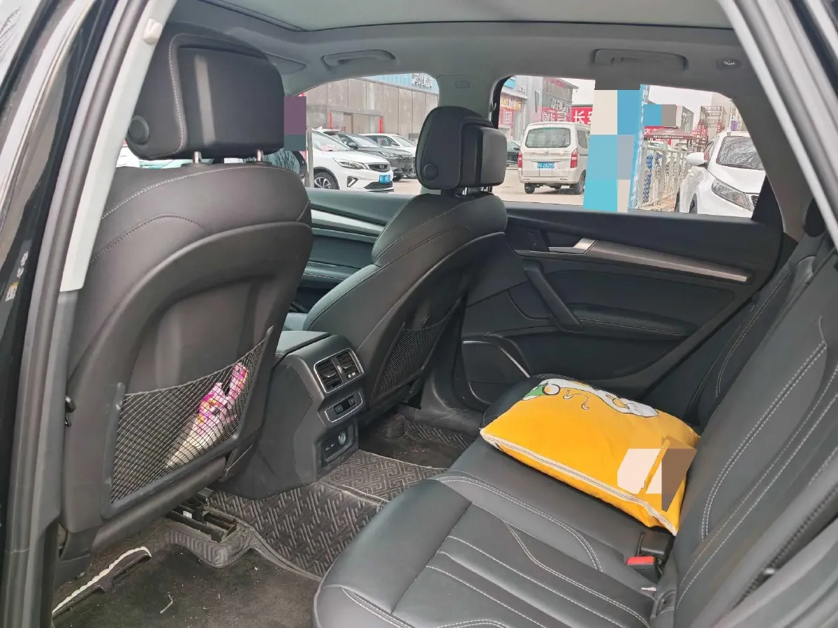 2022 Audi Q5L 2.0T 190HP L4 7DCT,autocango,china used car exporter,china ev exporter,chinese used car exporter,chinese used ev exporter