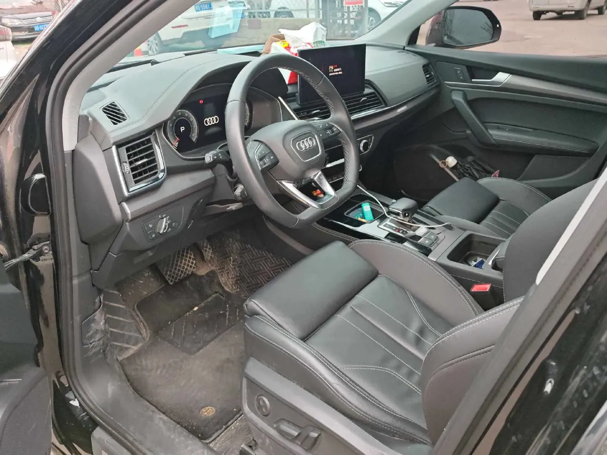2022 Audi Q5L 2.0T 190HP L4 7DCT,autocango,china used car exporter,china ev exporter,chinese used car exporter,chinese used ev exporter