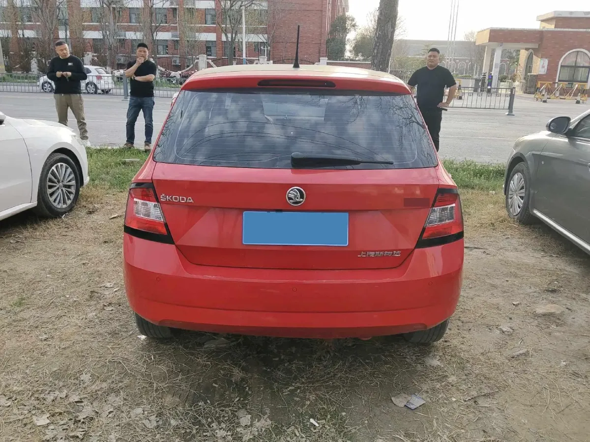 2017 Skoda Fabia 1.4L 90HP L4 6AT,autocango,china used car exporter,china ev exporter,chinese used car exporter,chinese used ev exporter