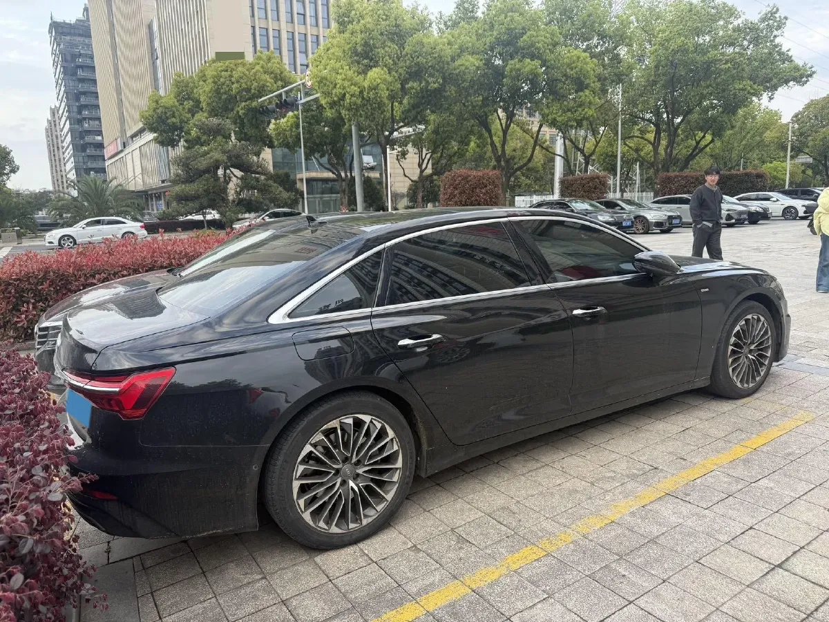 2020 Audi A6L 2.0T 252HP L4 7DCT PHEV 14.1KWH,autocango,china used car exporter,china ev exporter,chinese used car exporter,chinese used ev exporter