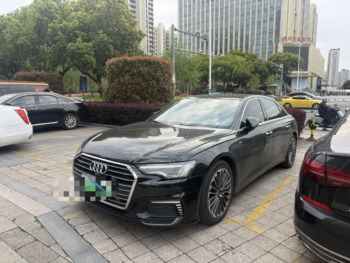 2020 Audi A6L 2.0T 252HP L4 7DCT PHEV 14.1KWH,autocango,china used car exporter,china ev exporter,chinese used car exporter,chinese used ev exporter