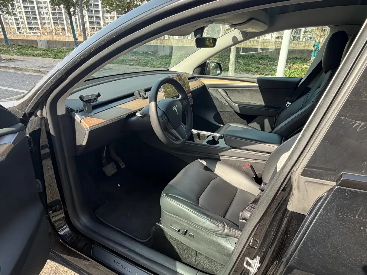 2022 Tesla Model Y BEV 60KWH,autocango,china used car exporter,china ev exporter,chinese used car exporter,chinese used ev exporter