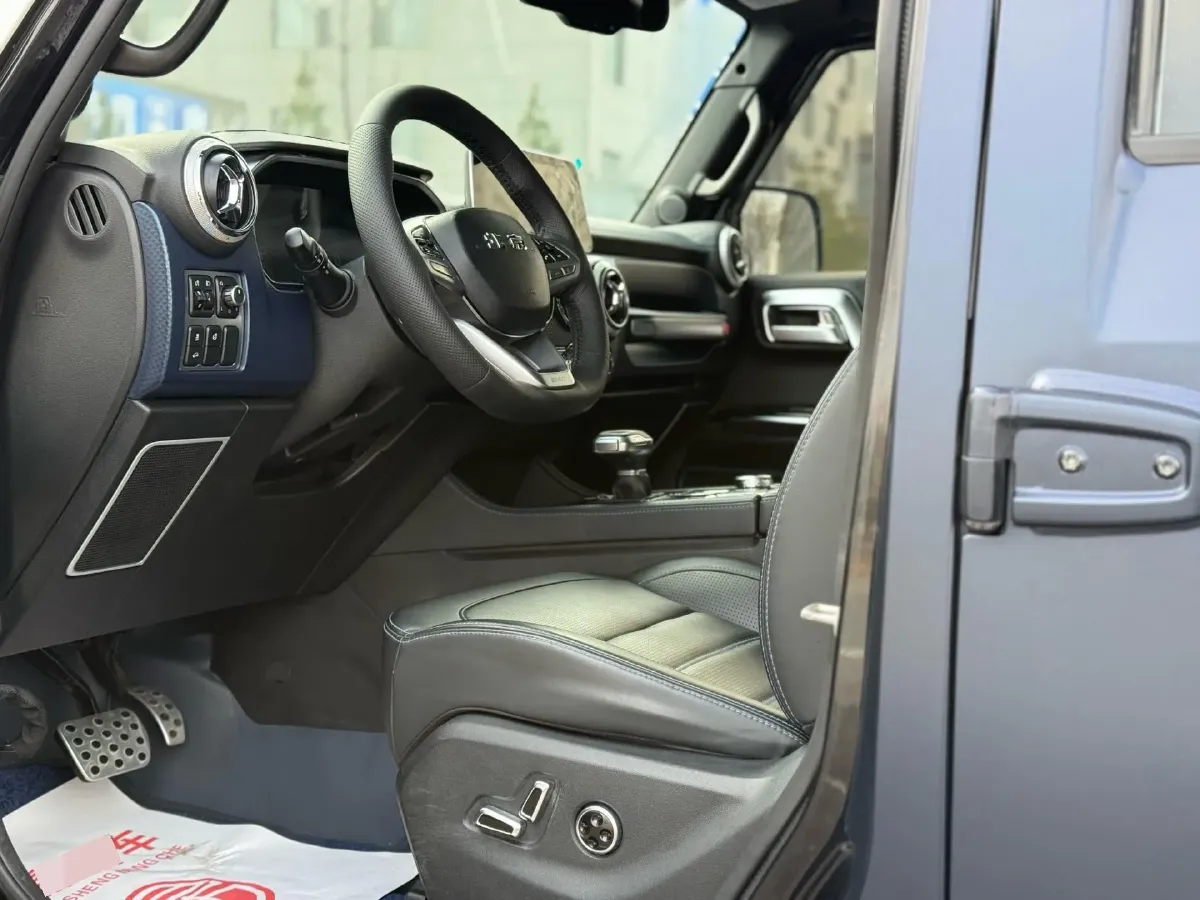 2020 Beijing BJ40 2.0T 224HP L4 8AT,autocango,china used car exporter,china ev exporter,chinese used car exporter,chinese used ev exporter