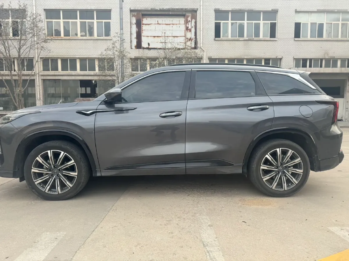 2023 ChangAn CS75 Plus 1.5T 188HP L4 8AT,autocango,china used car exporter,china ev exporter,chinese used car exporter,chinese used ev exporter