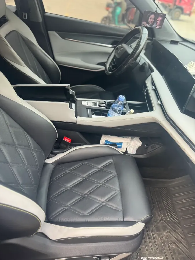 2023 ChangAn CS75 Plus 1.5T 188HP L4 8AT,autocango,china used car exporter,china ev exporter,chinese used car exporter,chinese used ev exporter