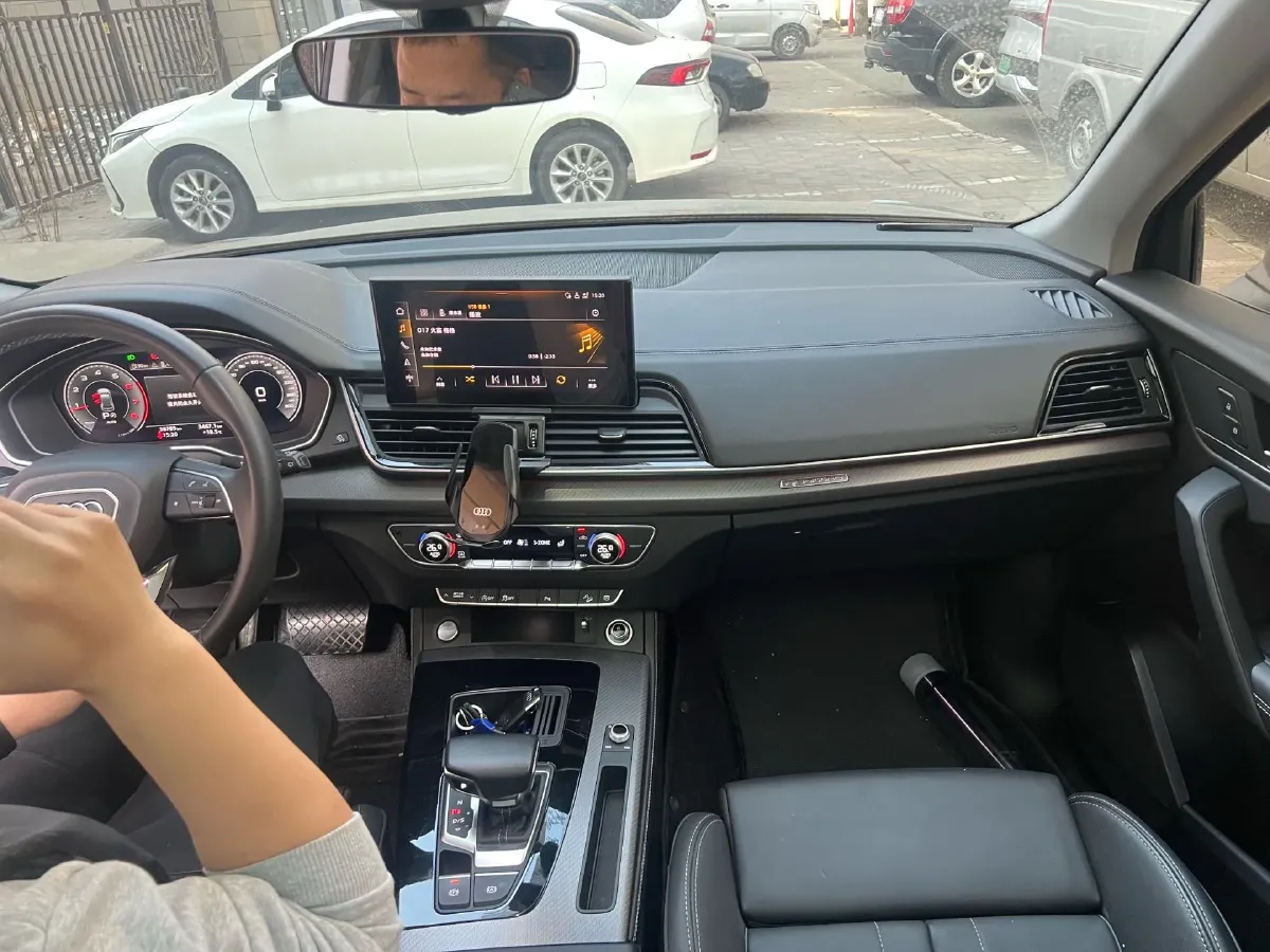 2022 Audi Q5L 2.0T 190HP L4 7DCT,autocango,china used car exporter,china ev exporter,chinese used car exporter,chinese used ev exporter