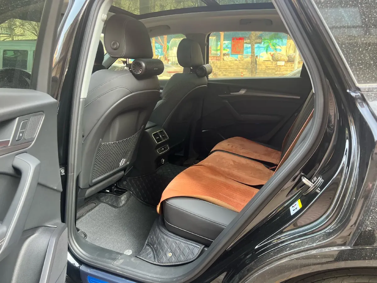 2022 Audi Q5L 2.0T 190HP L4 7DCT,autocango,china used car exporter,china ev exporter,chinese used car exporter,chinese used ev exporter