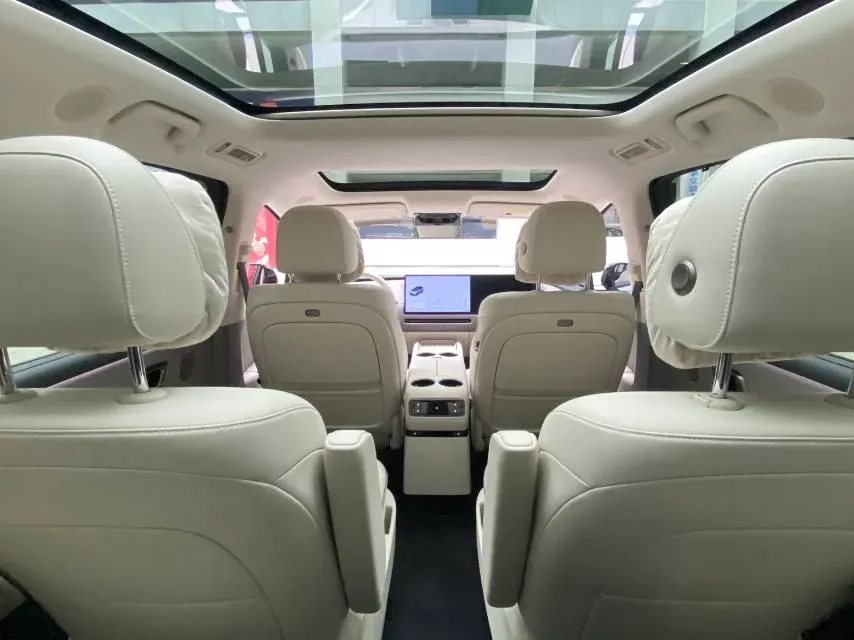 2025 Li i8 BEV,autocango,china used car exporter,china ev exporter,chinese used car exporter,chinese used ev exporter