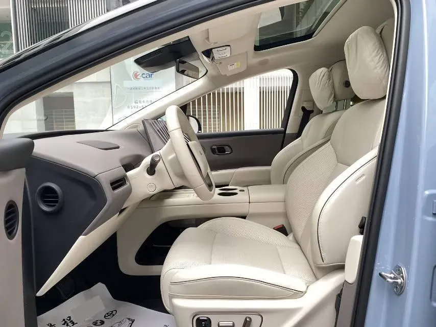 2025 Li i8 BEV,autocango,china used car exporter,china ev exporter,chinese used car exporter,chinese used ev exporter