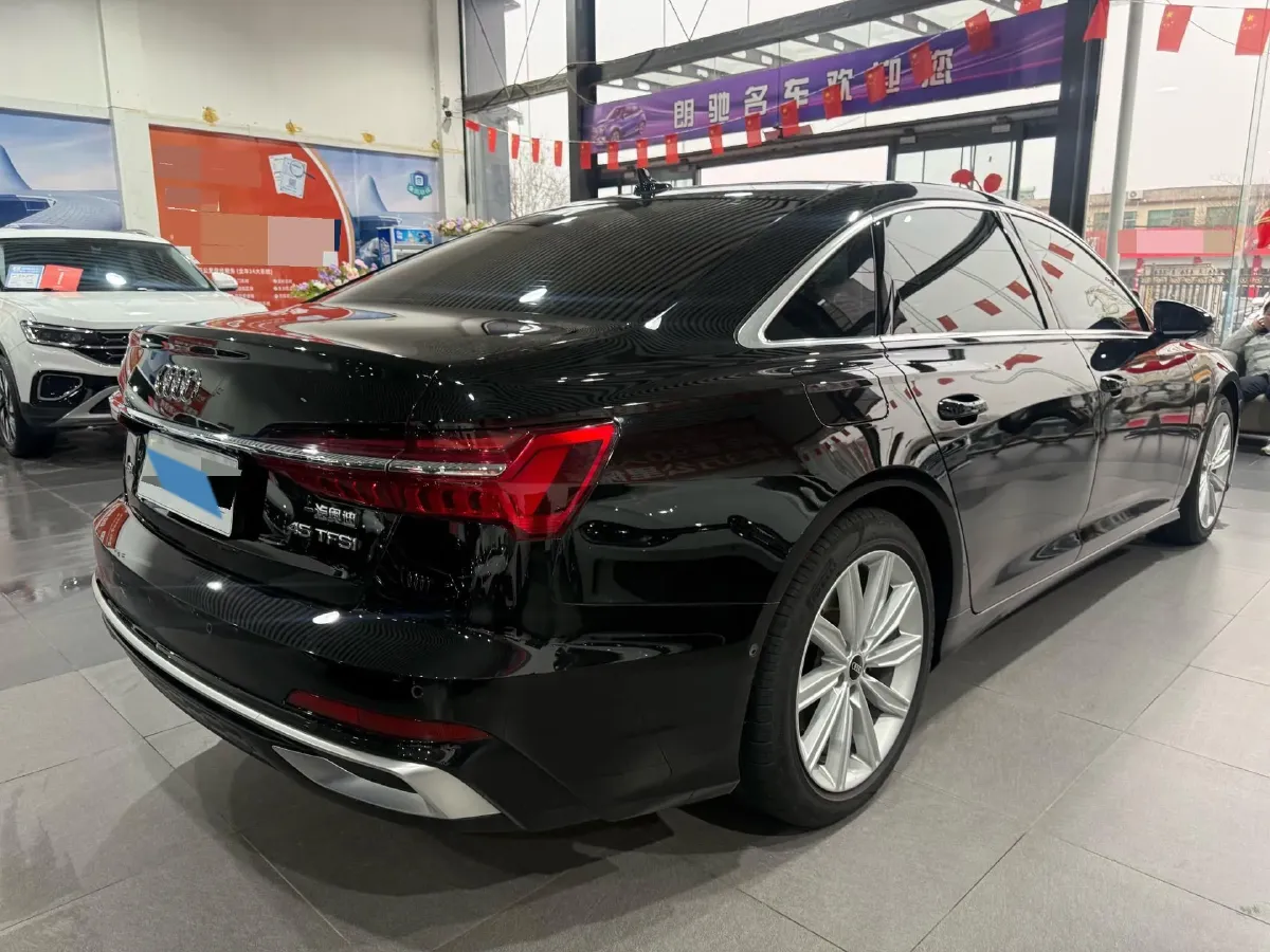 2023 Audi A6L 2.0T 245HP L4 7DCT,autocango,china used car exporter,china ev exporter,chinese used car exporter,chinese used ev exporter