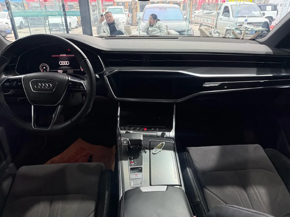 2023 Audi A6L 2.0T 245HP L4 7DCT,autocango,china used car exporter,china ev exporter,chinese used car exporter,chinese used ev exporter