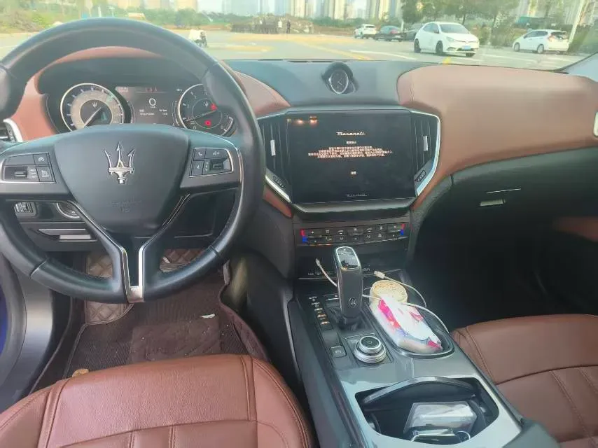2021 Maserati Ghibli 3.0T 350HP V6 8AT,autocango,china used car exporter,china ev exporter,chinese used car exporter,chinese used ev exporter