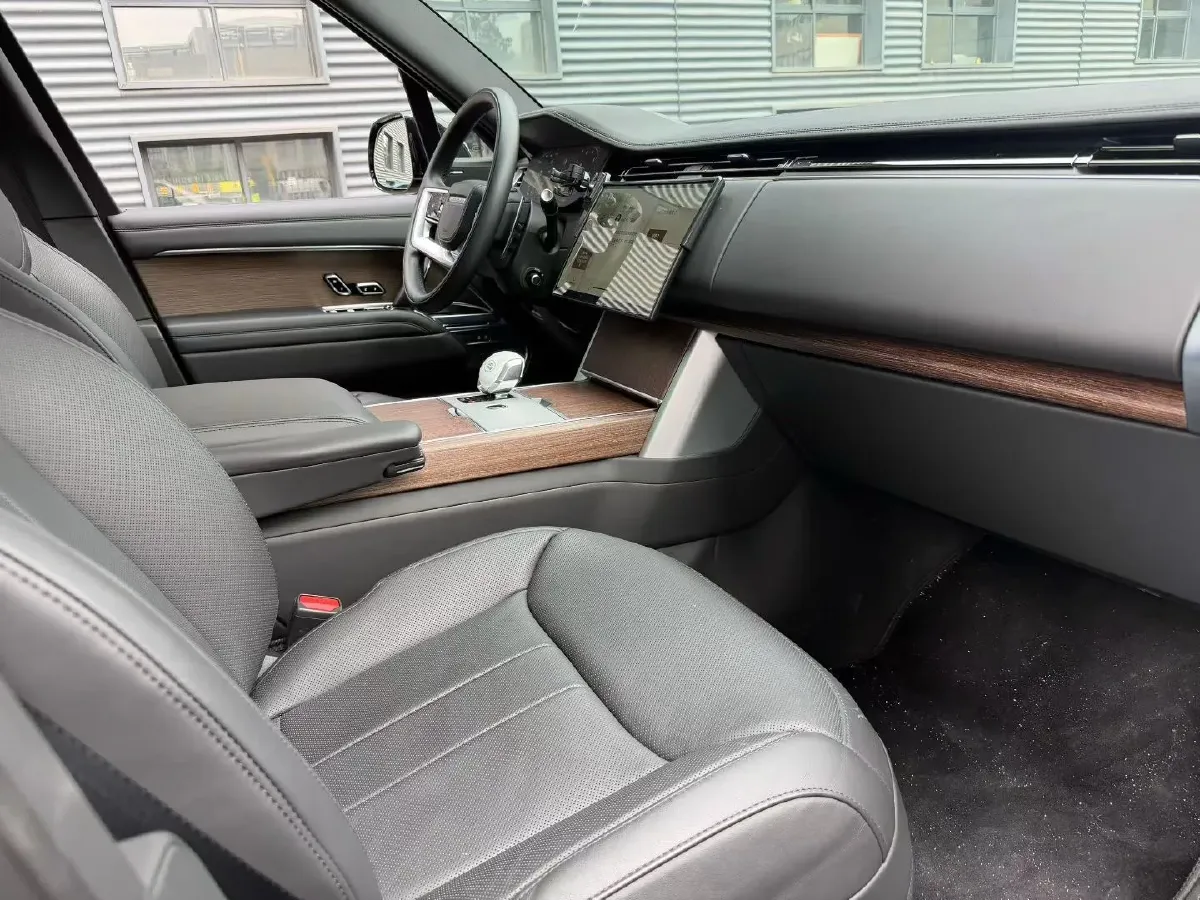 2024 Land Rover Range Rover 3.0T 400HP L6 8AT,autocango,china used car exporter,china ev exporter,chinese used car exporter,chinese used ev exporter