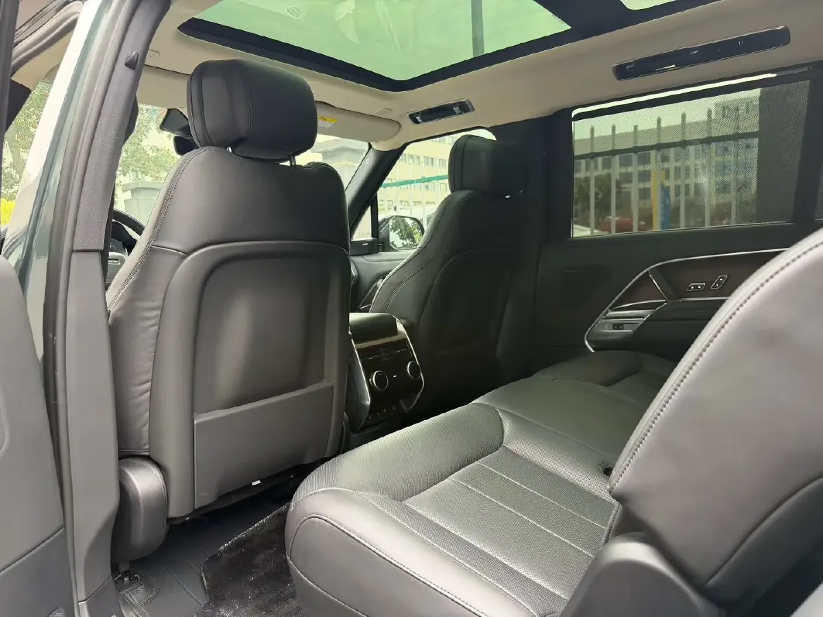 2024 Land Rover Range Rover 3.0T 400HP L6 8AT,autocango,china used car exporter,china ev exporter,chinese used car exporter,chinese used ev exporter