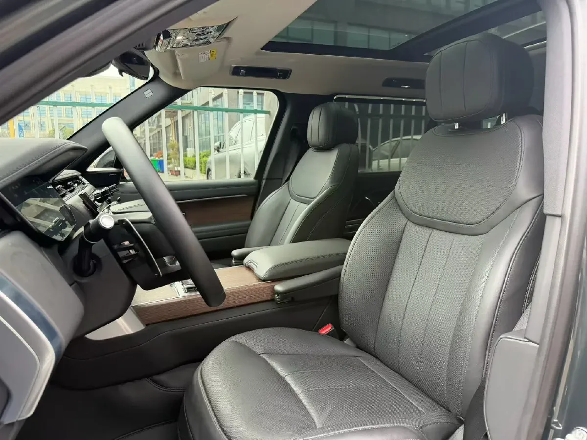 2024 Land Rover Range Rover 3.0T 400HP L6 8AT,autocango,china used car exporter,china ev exporter,chinese used car exporter,chinese used ev exporter