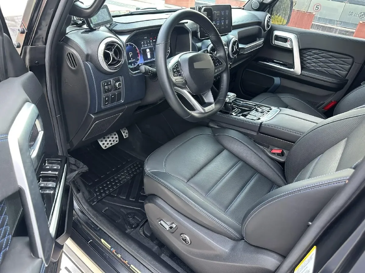 2023 Beijing BJ40 2.0T 163HP L4 8AT,autocango,china used car exporter,china ev exporter,chinese used car exporter,chinese used ev exporter