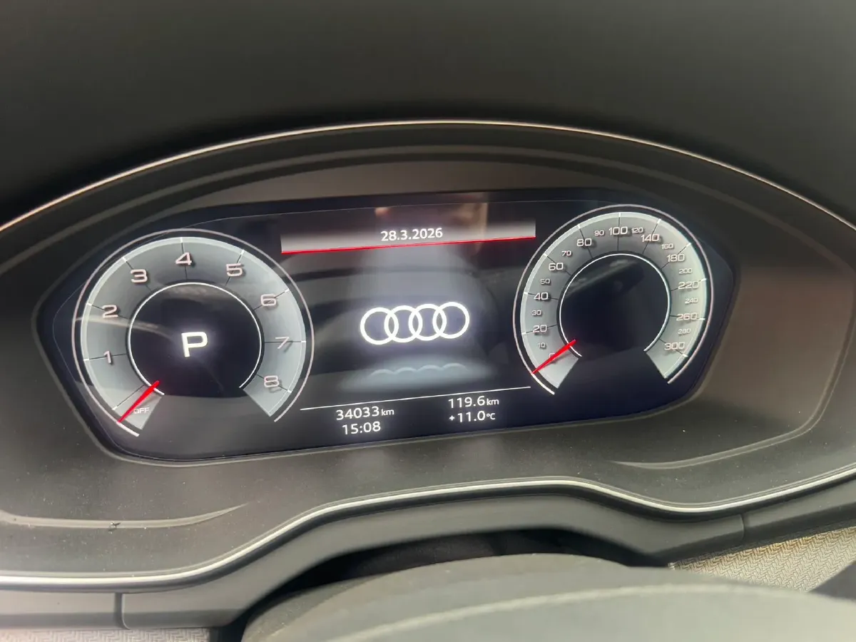 2022 Audi Q5L 2.0T 190HP L4 7DCT,autocango,china used car exporter,china ev exporter,chinese used car exporter,chinese used ev exporter