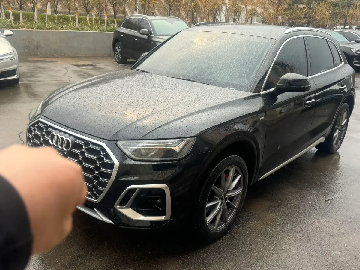 2022 Audi Q5L 2.0T 190HP L4 7DCT,autocango,china used car exporter,china ev exporter,chinese used car exporter,chinese used ev exporter