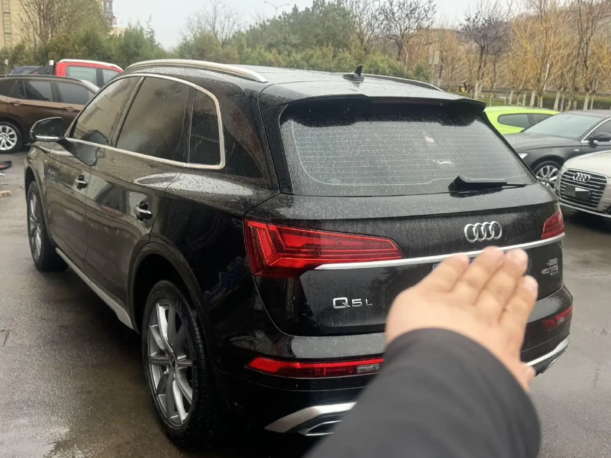 2022 Audi Q5L 2.0T 190HP L4 7DCT,autocango,china used car exporter,china ev exporter,chinese used car exporter,chinese used ev exporter