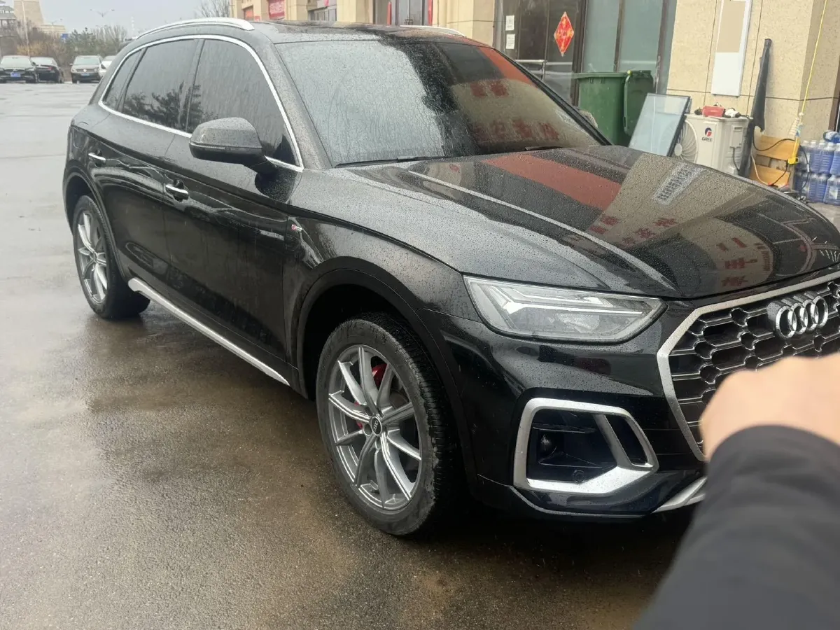 2022 Audi Q5L 2.0T 190HP L4 7DCT,autocango,china used car exporter,china ev exporter,chinese used car exporter,chinese used ev exporter