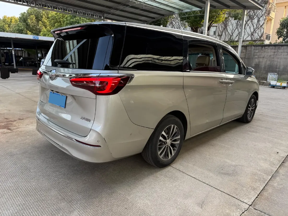 2022 Buick GL8 2.0T 237HP L4 9AT,autocango,china used car exporter,china ev exporter,chinese used car exporter,chinese used ev exporter