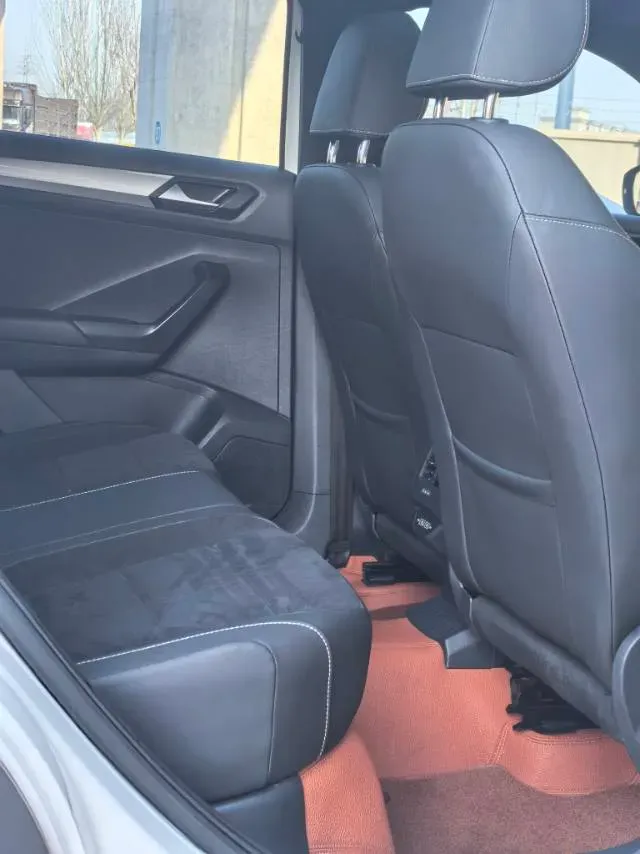 2022 Volkswagen T-Roc 1.4T 150HP L4 7DCT,autocango,china used car exporter,china ev exporter,chinese used car exporter,chinese used ev exporter