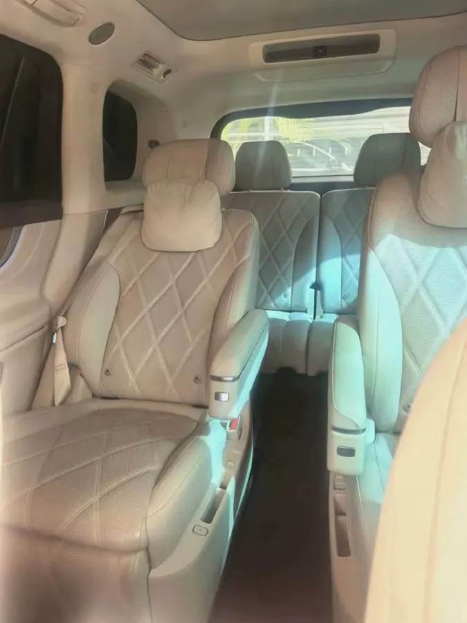 2025 AITO AITO M9 REEV 160HP REEV 52KWH,autocango,china used car exporter,china ev exporter,chinese used car exporter,chinese used ev exporter