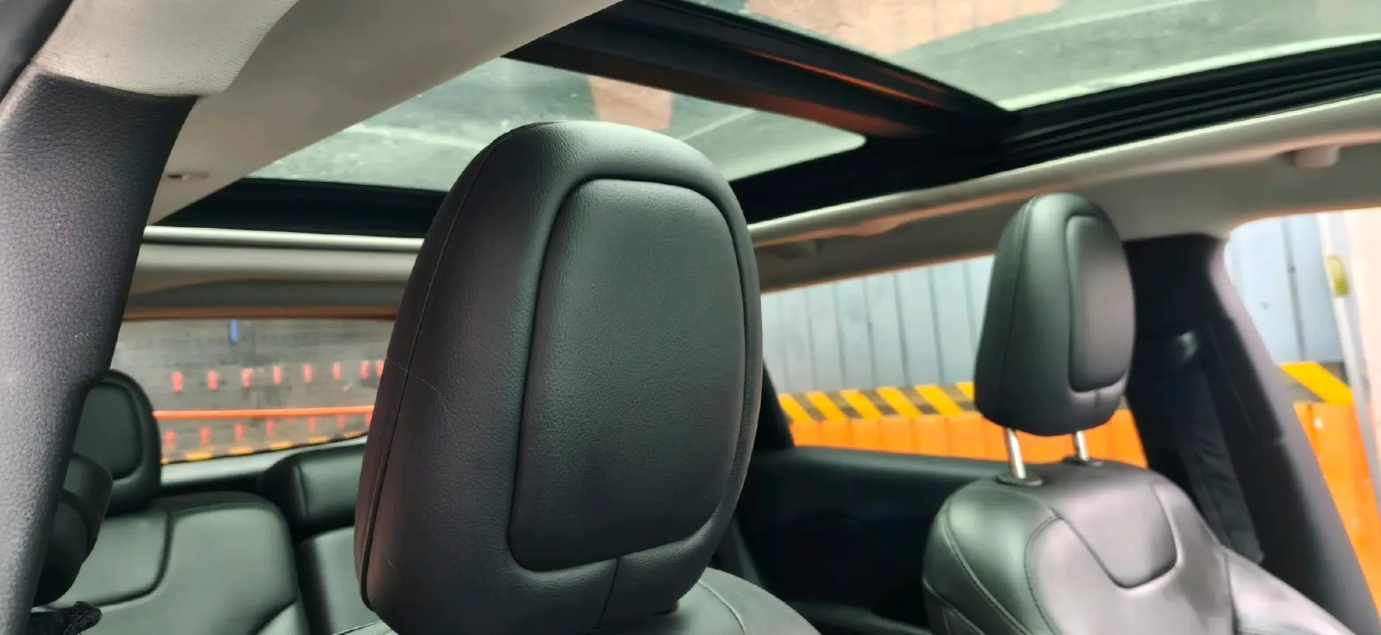 2019 Jeep Cherokee 2.0T 234HP L4 9AT,autocango,china used car exporter,china ev exporter,chinese used car exporter,chinese used ev exporter