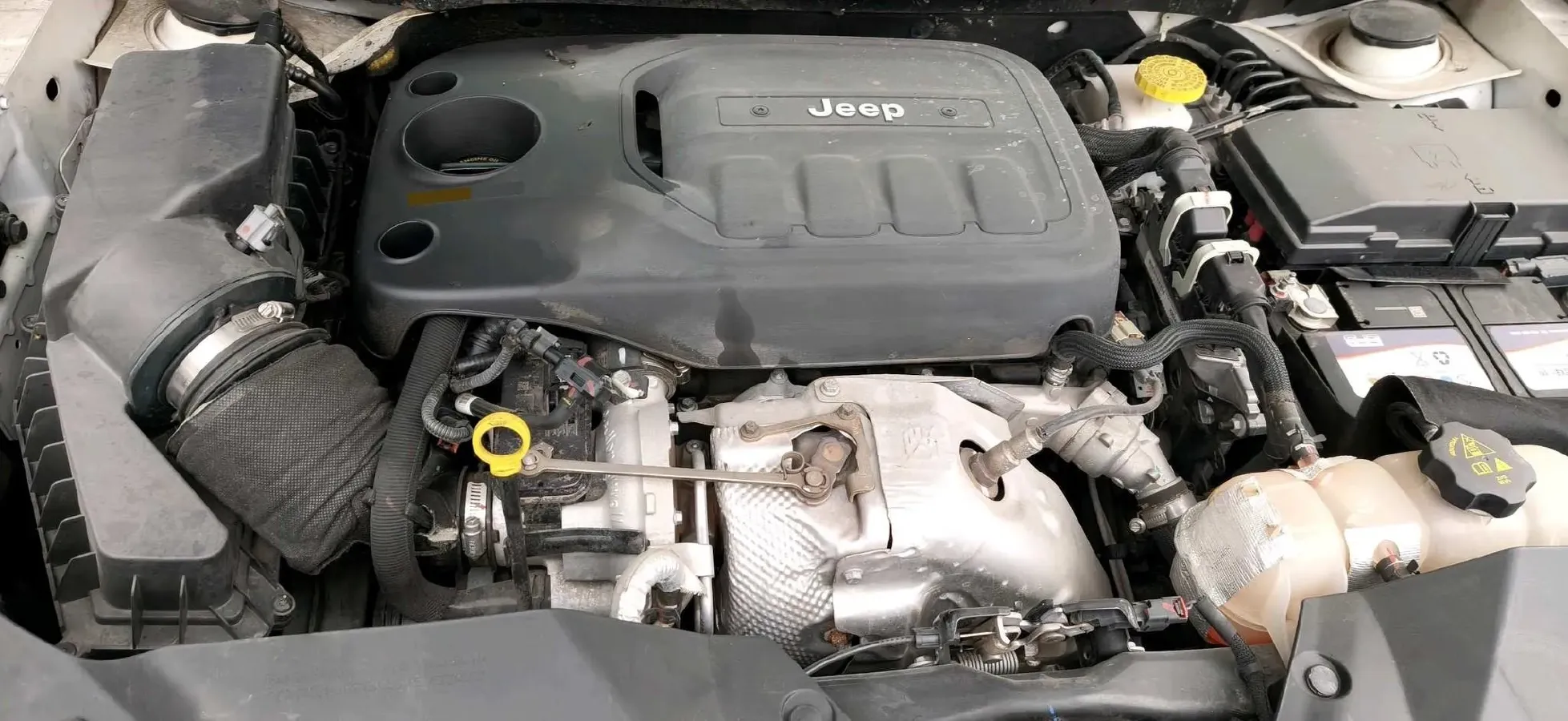 2019 Jeep Cherokee 2.0T 234HP L4 9AT,autocango,china used car exporter,china ev exporter,chinese used car exporter,chinese used ev exporter