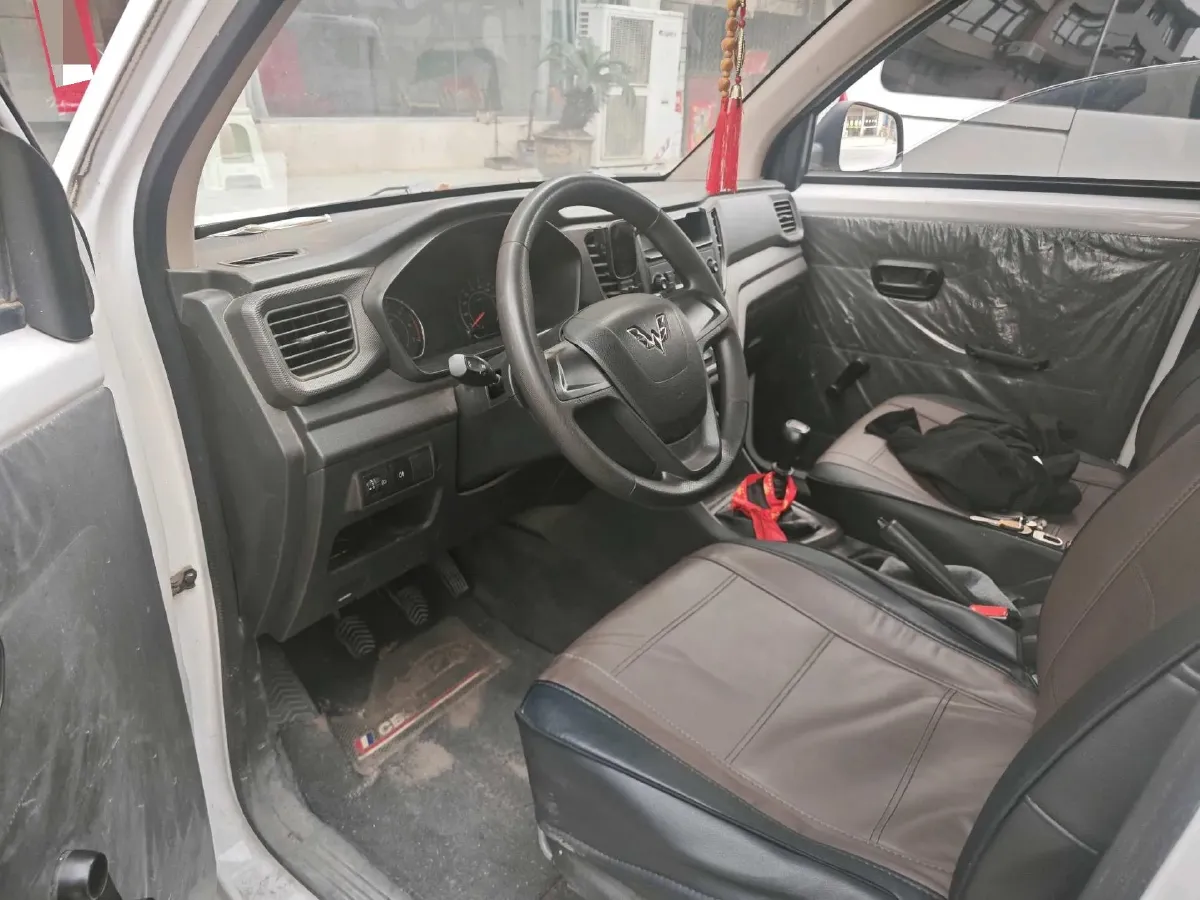 2019 WuLing HongGuang V 1.5L 99HP L4 6MT,autocango,china used car exporter,china ev exporter,chinese used car exporter,chinese used ev exporter