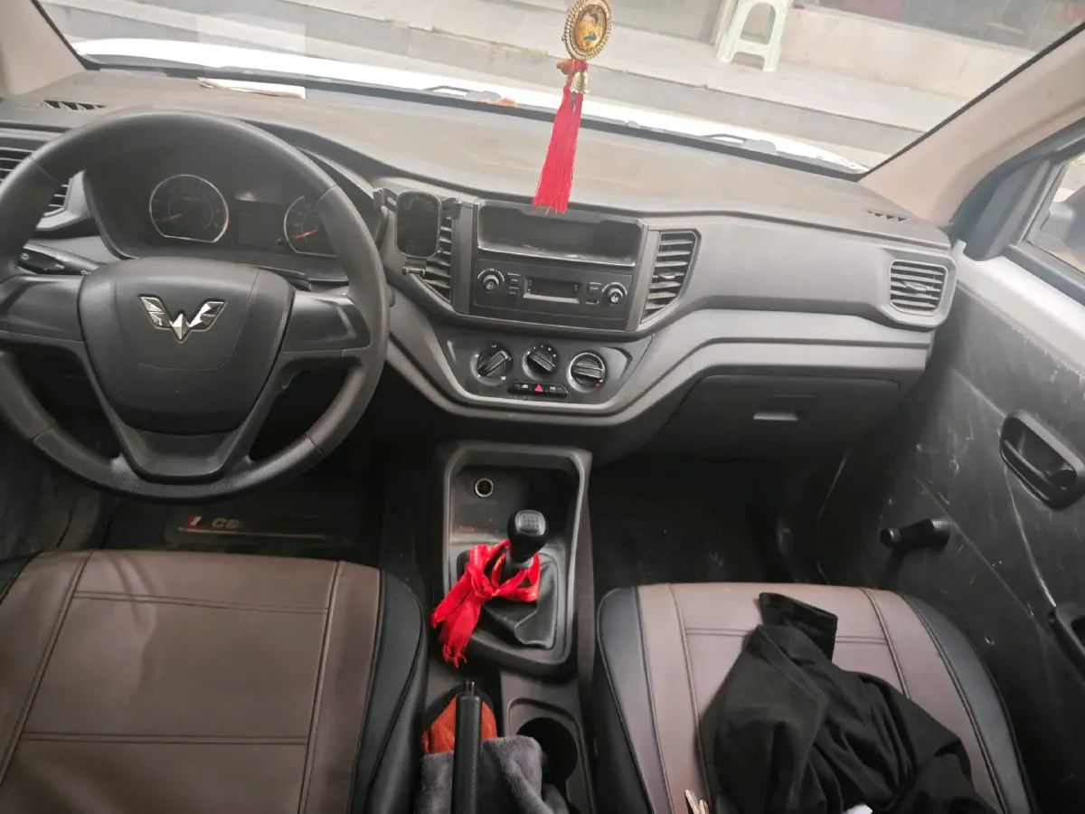 2019 WuLing HongGuang V 1.5L 99HP L4 6MT,autocango,china used car exporter,china ev exporter,chinese used car exporter,chinese used ev exporter
