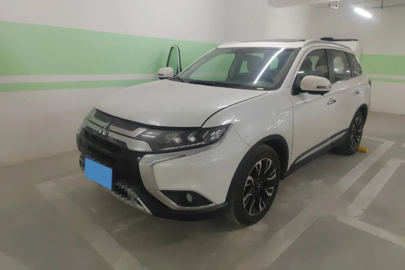 2019 Mitsubishi Outlander 2.4L 192HP L4 CVT,autocango,china used car exporter,china ev exporter,chinese used car exporter,chinese used ev exporter