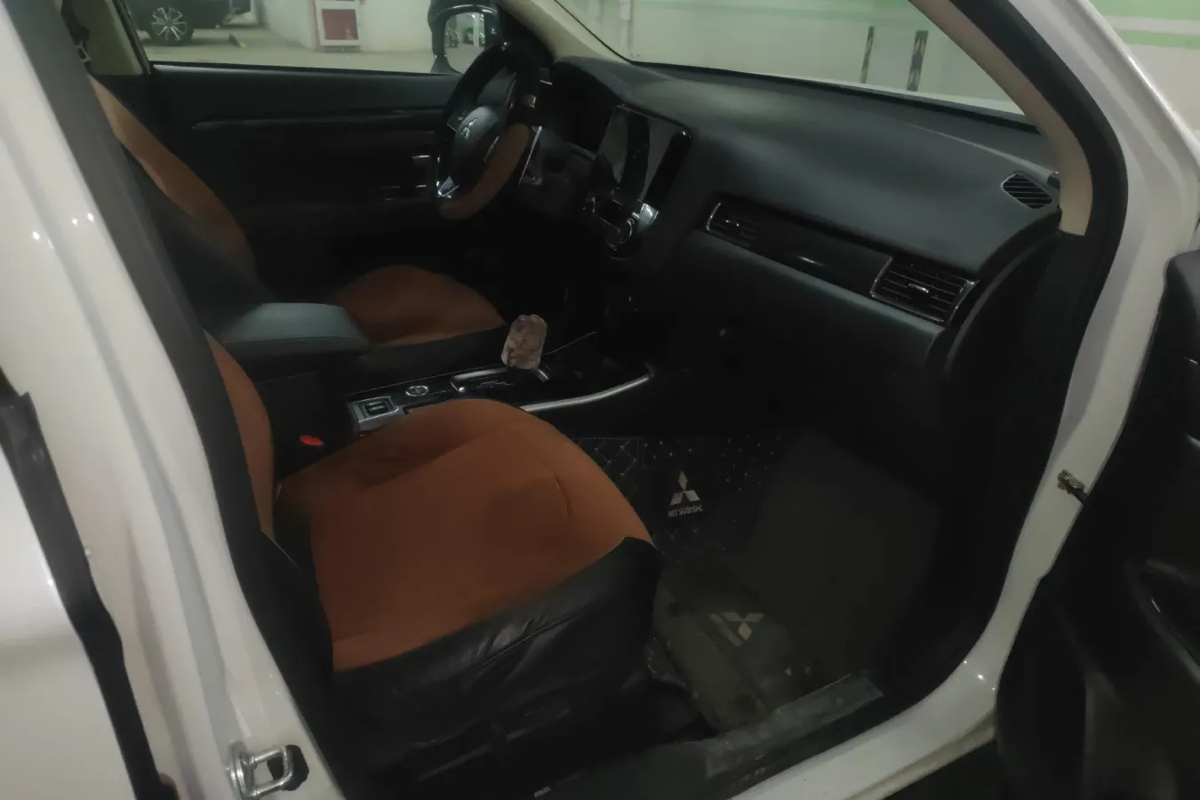 2019 Mitsubishi Outlander 2.4L 192HP L4 CVT,autocango,china used car exporter,china ev exporter,chinese used car exporter,chinese used ev exporter