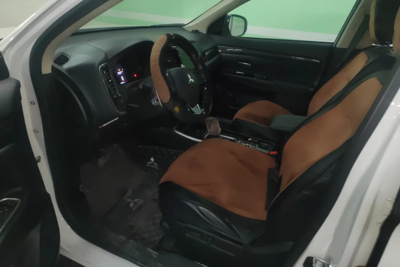 2019 Mitsubishi Outlander 2.4L 192HP L4 CVT,autocango,china used car exporter,china ev exporter,chinese used car exporter,chinese used ev exporter