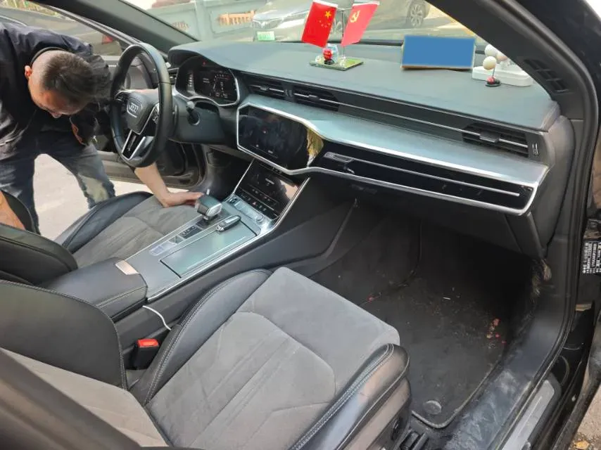 2023 Audi A6L 2.0T 245HP L4 7DCT,autocango,china used car exporter,china ev exporter,chinese used car exporter,chinese used ev exporter