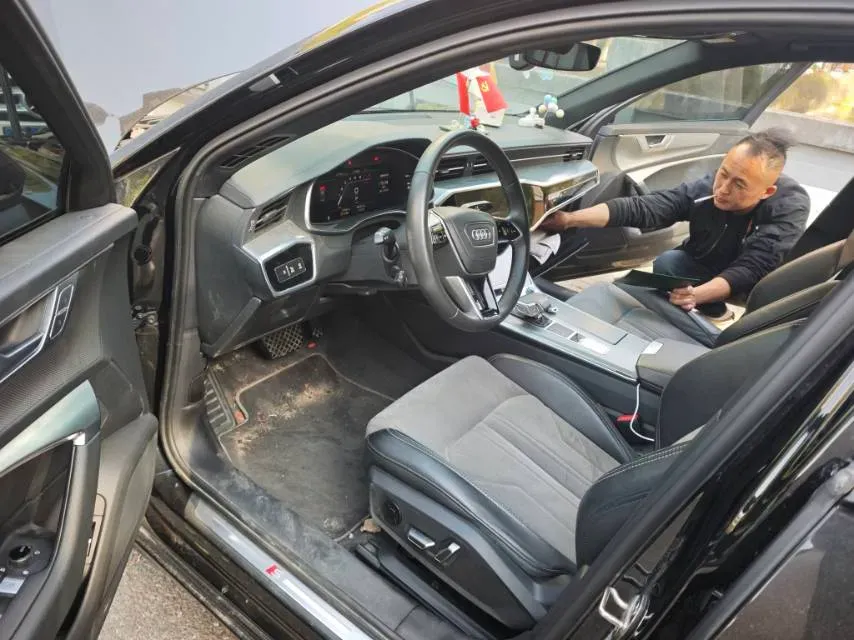 2023 Audi A6L 2.0T 245HP L4 7DCT,autocango,china used car exporter,china ev exporter,chinese used car exporter,chinese used ev exporter